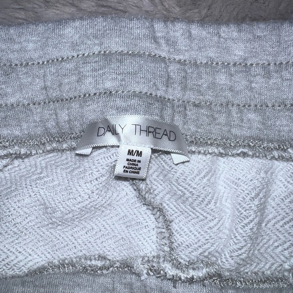 Daily Thread Sweatpants - Picture 2 of 3